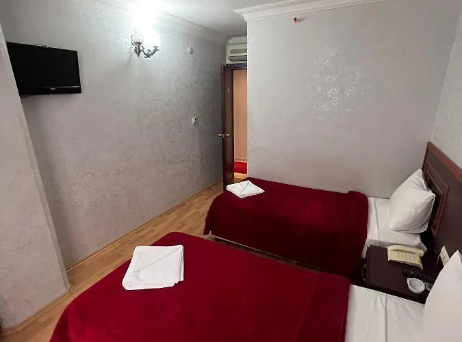 Отель Red White Стамбул