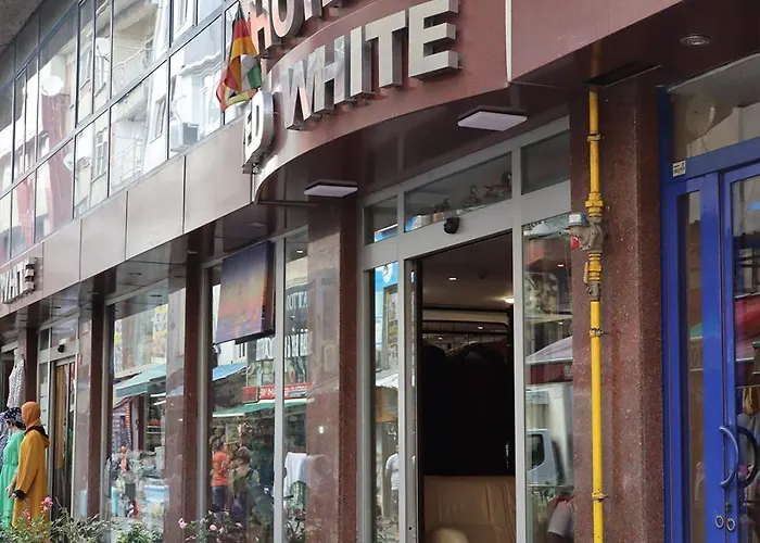 Red White Стамбул