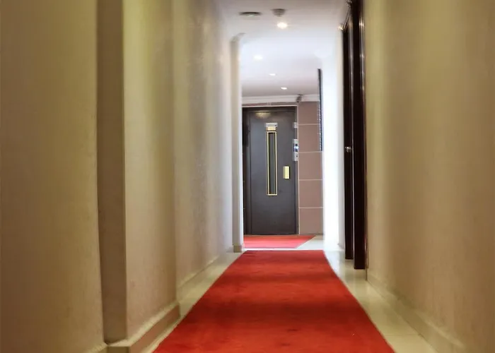 Red White Hotel Istanboel