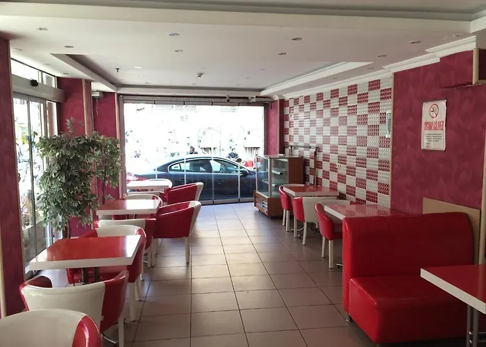 Red White Hotel Istanboel