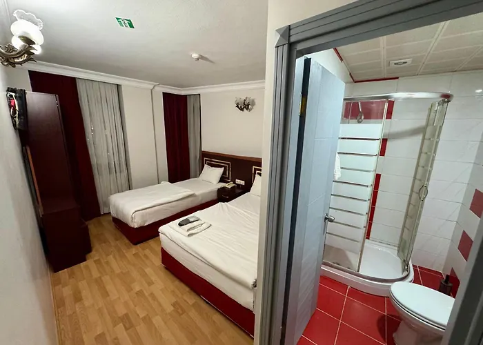 Red White Hotel Istanboel