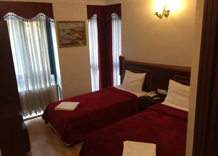 Red White 2* Istanboel