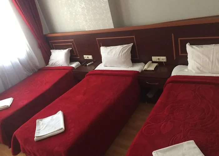 Отель Red White 2*