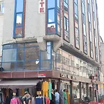 Red White 2* Istambul