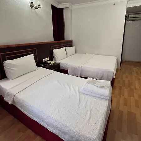 Red White 2* Κωνσταντινούπολη