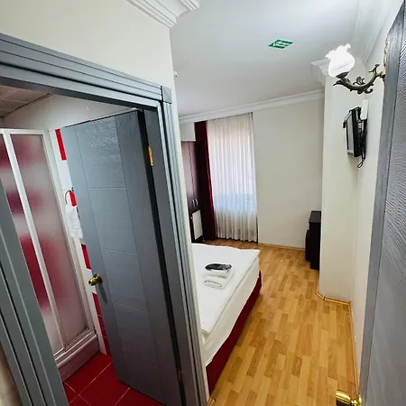 Red White Hotel Istanbul