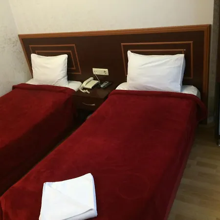 Отель Red White 2*