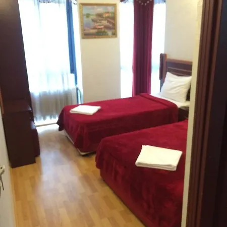 Red White 2* Κωνσταντινούπολη