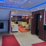 Red White Otel