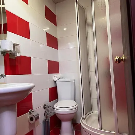 Hotel Red White 2*