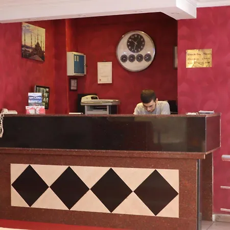 Red White Hotel Istambul